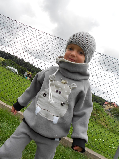 Mikina a sukýnka - hrošík — foto 1