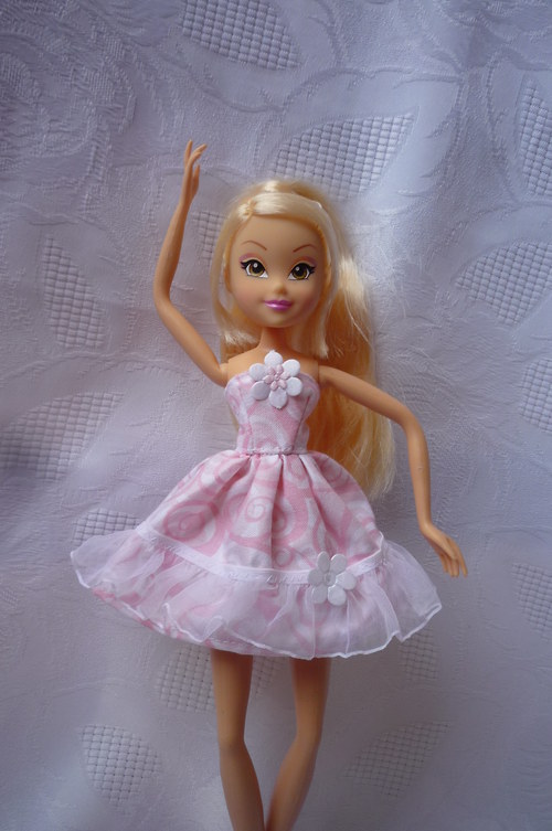Volánkové šaty pro Winx — foto 1
