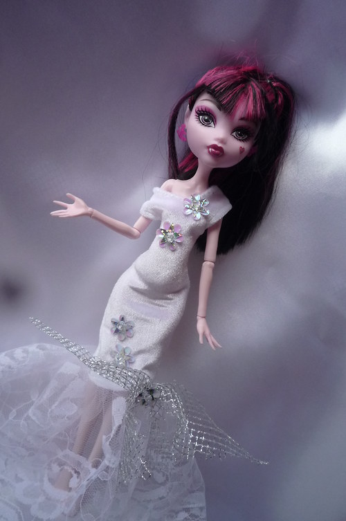 Bílá pro Monster High — foto 1