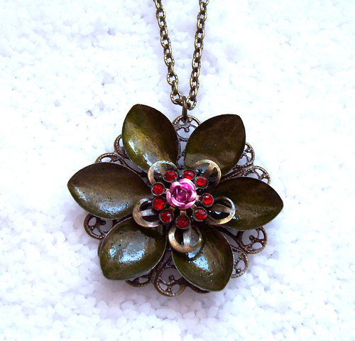 Bronzový filigránový náhrdelník — foto 1