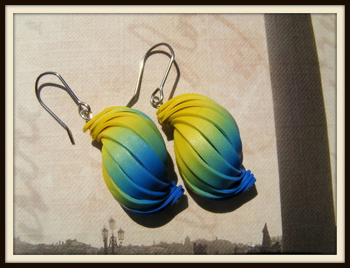 Fimo naušnice- mušličky modro žluté — foto 1