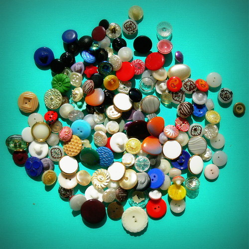 Mix barevných knoflíků - sklo - 220Gr — foto 1