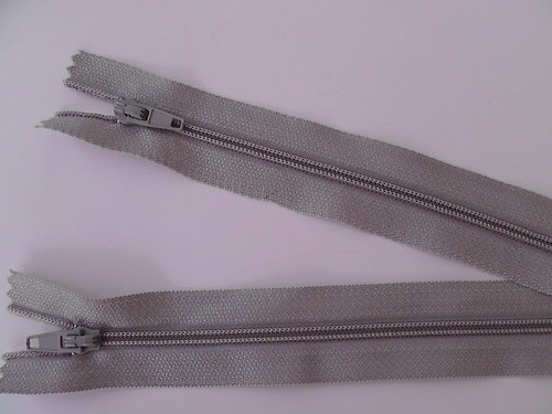 Zip spirálový 3mm nedělitelný 25cm — foto 1