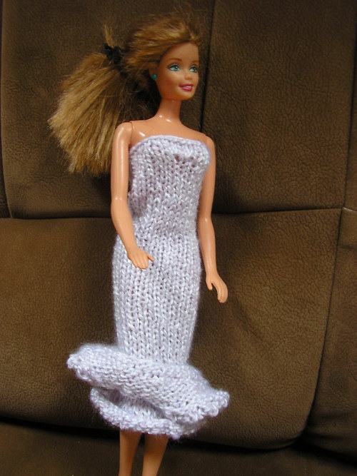 Šaty na Barbie