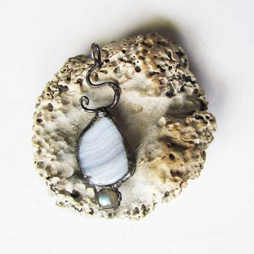 Chalcedon labradorit