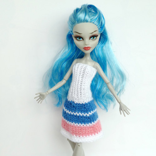 Pruhované šaty pro Monster High — foto 1