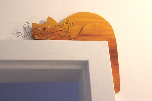 Dřevěná KOČKA na dveře nebo polici