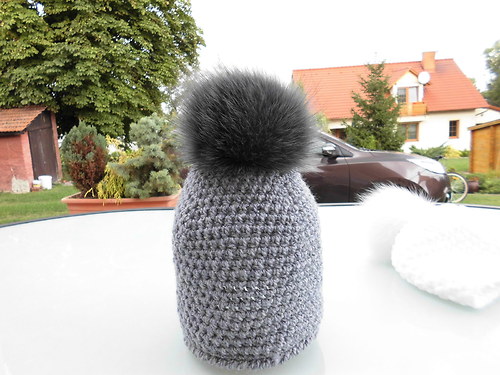Čepice S Odepínací Bambulí — foto 1