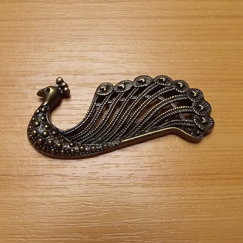 Páv - starobronz - 64mm x 30mm — foto 1