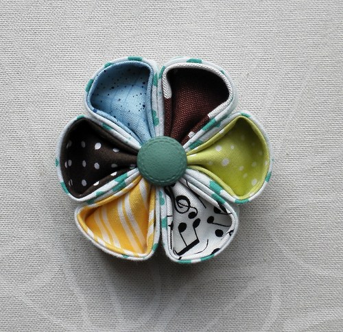 Kanzashi brož mixovaná — foto 1