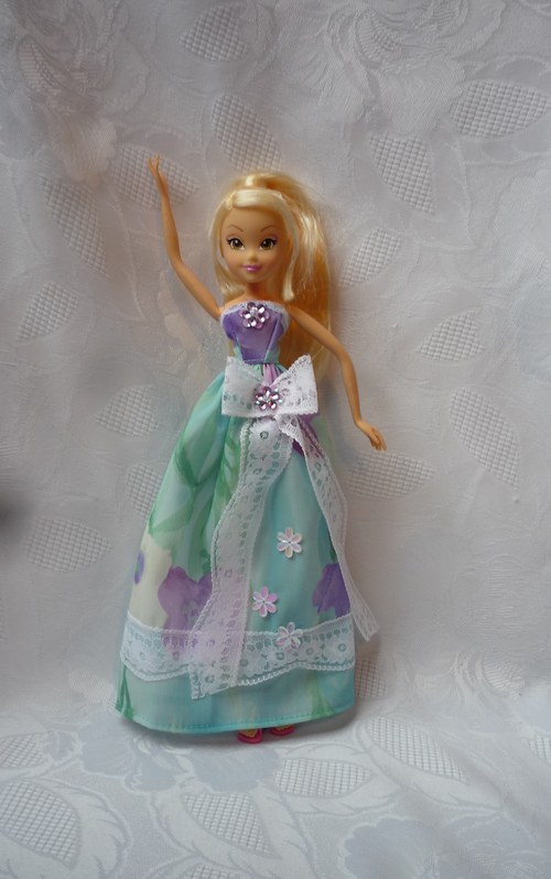 Dlouhé šatičky pro Winx — foto 1