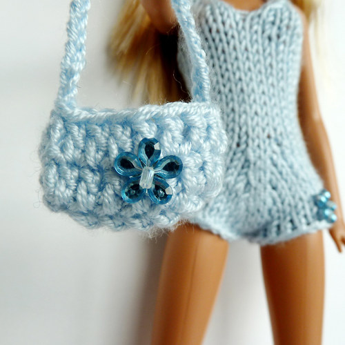 Bledě modrá kabelka pro Barbie — foto 1