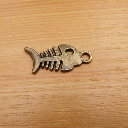Fishbone - starobronz - 28mm x 12mm — foto 1