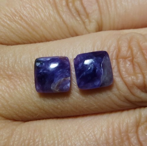Čaroit - mini kabošony (8x8mm) pár č.2 — foto 1