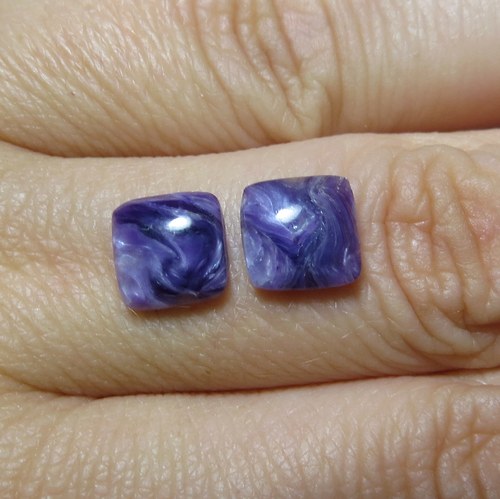 Čaroit - mini kabošony (8x8mm) pár č.7 — foto 1