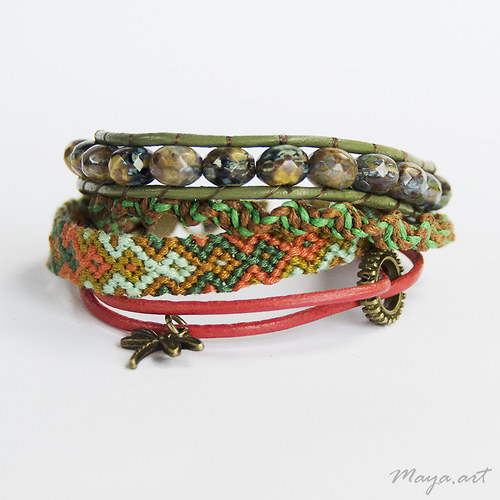 Červenozelený náramek "EMBRACING BRACELET" — foto 1