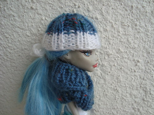 Nákrčník s čepicí pro Monster high — foto 1