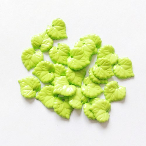 VÝPRODEJ-Akrylový list 15x15 mm (10 ks)-sv.zelený