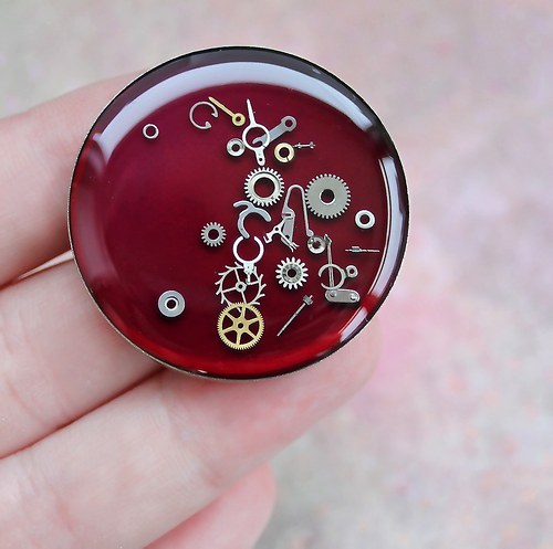 Burgundy brooch — foto 1