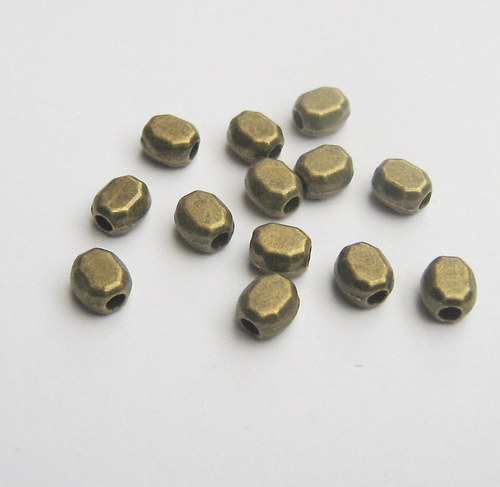 Korálky 5 x 4,5mm 20 ks.