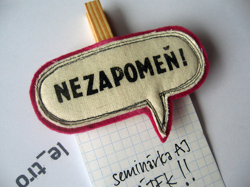NEZAPOMEŇ! kolíček, jeden tmavěmodrý — foto 1