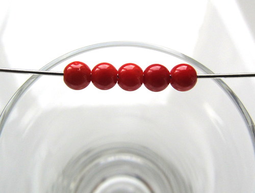 Korál červený korálek neprůhledný 4mm