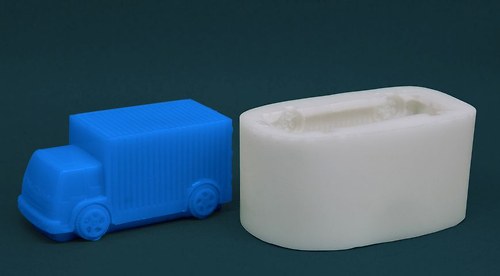 Silikonová forma Auto Stěhovák - délka 8cm — foto 1