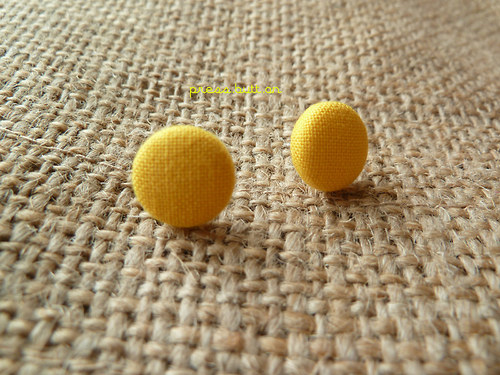 In yellow — foto 1