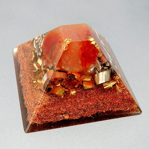 Orgonit Pyramida velká B6 - Karneol — foto 1