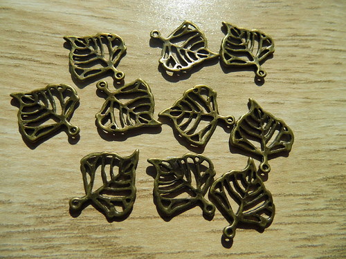 Přívěsek lístek 21,5x18mm-10kusů