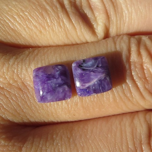 Čaroit - mini kabošony (8x8mm) pár č.01 — foto 1