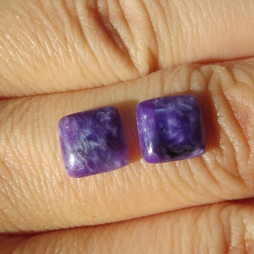 Čaroit - mini kabošony (8x8mm) pár č.09 — foto 1