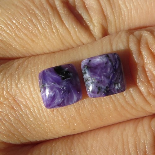 R Čaroit - mini kabošony (8x8mm) pár č.011 — foto 1