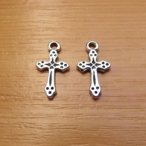 Křížek - starostříbro - 19mm x 10mm