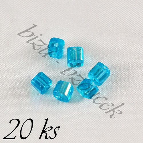 Světle modré kostičky s pokovem 4mm — foto 1