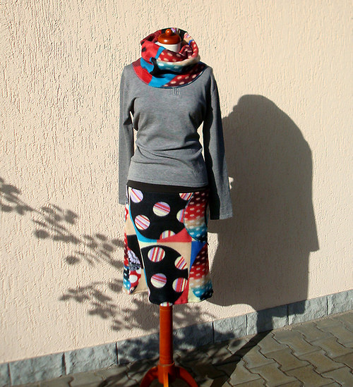 Sukně fleece - áčková s kapsou — foto 1