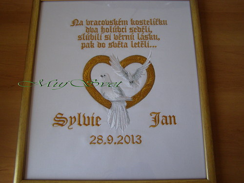 Vyšitý obraz (svatební dar) Holubice lásky