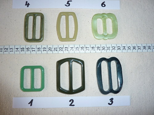Plastové retro spony — foto 1