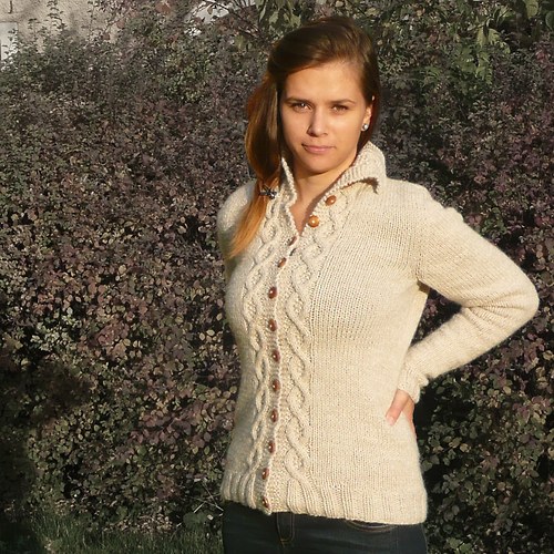 Propínací svetr s copánky -NA PŘÁNÍ- — foto 1