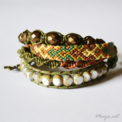 Hnědozelený náramek "EMBRACING BRACELET"