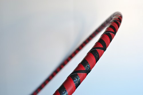 Obruč na hooping červeno-černá 100 cm — foto 1
