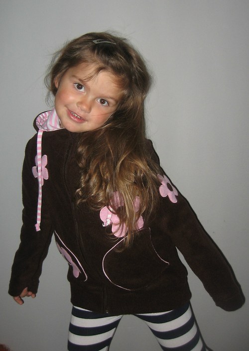 Mikinka hnědá — foto 1
