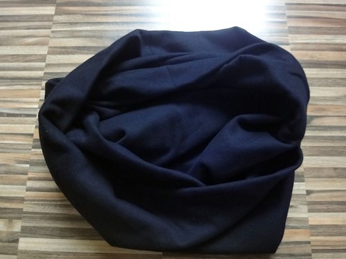 Černý nákrčník — foto 1