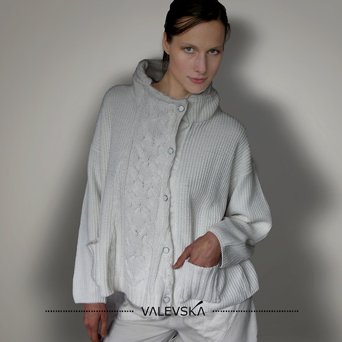 TRUE WHITE, pletený kabátek — foto 1