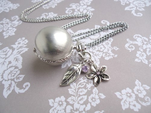 Náhrdelník s hodinkami " Silver Flower " — foto 1