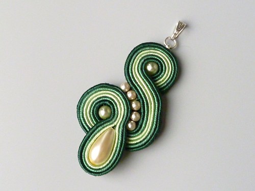 Soutache přívěsek - zelený klíč — foto 1