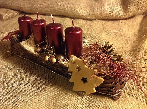 Adventní košíček laděný do vínova — foto 1
