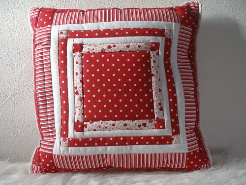 Polštářek Patchwork červený — foto 1