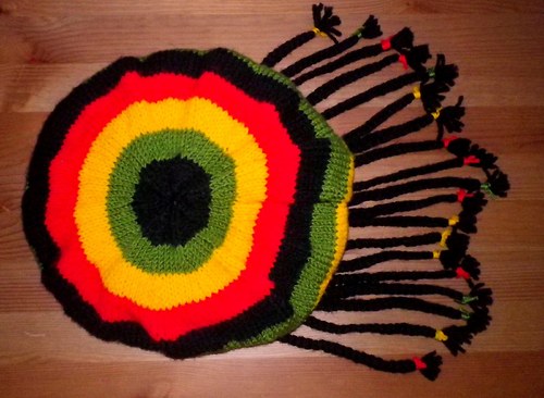 Rastamanská čepice copatá — foto 1