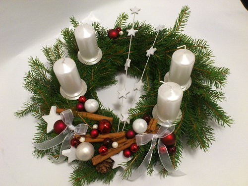 Adventní věnec.. bílo-červený — foto 1